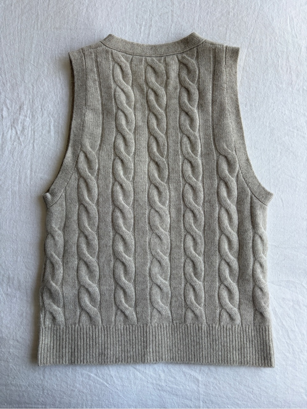 NWT Doen Alberta Cashmere V Neck Button Cable Knit Sleeveless Top Cottage Cream - Picture 8 of 12